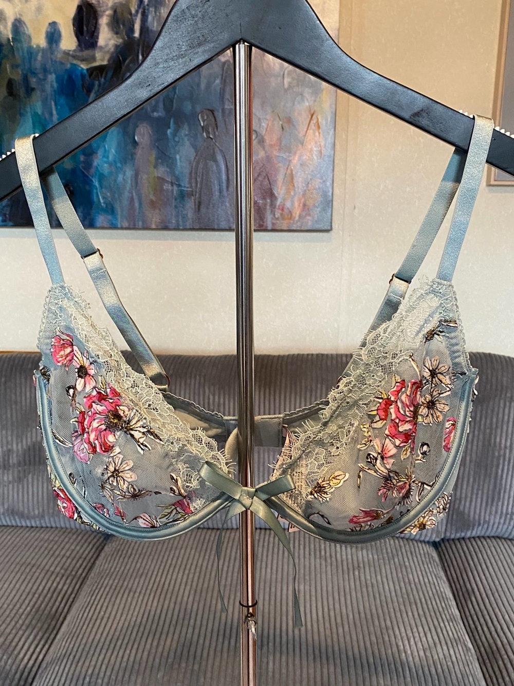 Victoria's Secret Sage Floral Embroidered Underwire Bra
